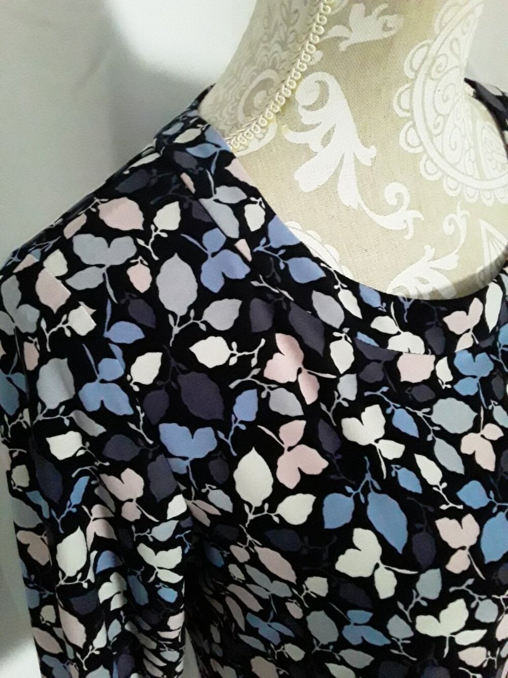 Anne Klein beautiful 3/4 sleeve tunic top size S - Picture 8 of 9
